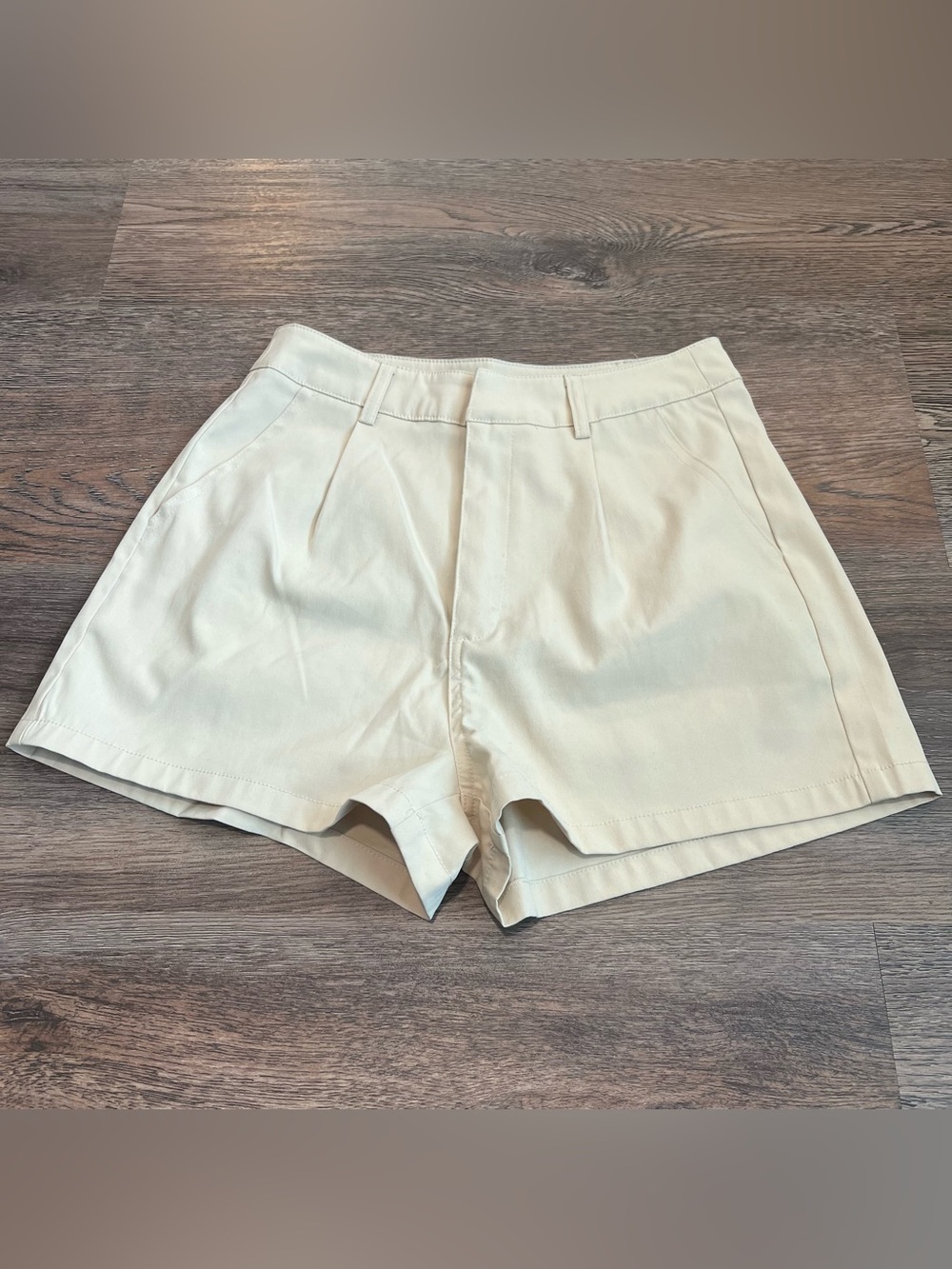 Cream Ivory Pleated Tailored Shorts High Waist Wide Leg Minimalist Chic Small
